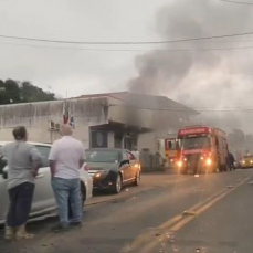 Notícia - Após incêndio, prefeitura de Gravatal suspende atendimento ao público