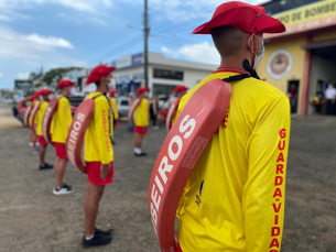 Notícia - Batalhão de Bombeiros Militar realiza formatura de guarda-vidas civis e entrega de equipamentos