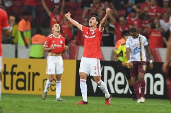 Notícia - Nascido nos EUA e criado em Criciúma, Johnny faz segundo jogo na Libertadores pelo Inter