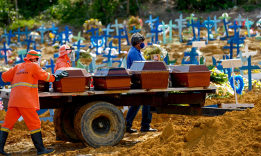 Notícia - Brasil atinge 700 mil mortes por Covid-19