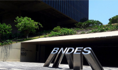 Notícia - BNDES antecipa pagamento de R$ 38 bilhões ao Tesouro