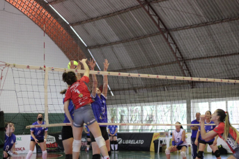 Notícia - Criciúma é campeã da etapa regional dos Jasc no vôlei e na bocha feminina