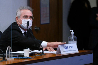 Notícia - Moacir Pereira fala de carta de médicos que ataca o senador Renan Calheiros