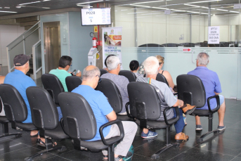 Notícia - IPTU e taxa do lixo geram filas no Paço Municipal