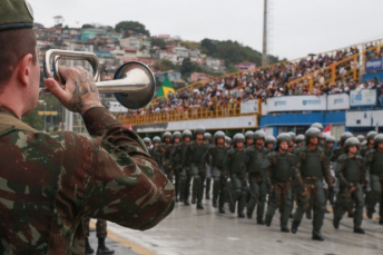 Notícia - Desfile em Florianópolis reforça a união do país