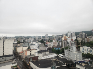 Notícia - ((Áudio)) Frente fria chega à região e traz chuva