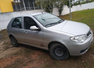 Notícia - PM recupera veículo roubado e impede furto no bairro Pinheirinho