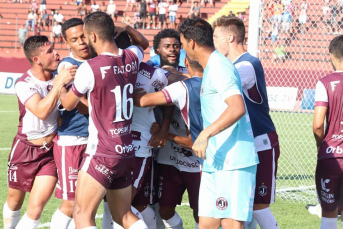 Notícia - Entra em campo o último invicto no Catarinense nesta segunda-feira