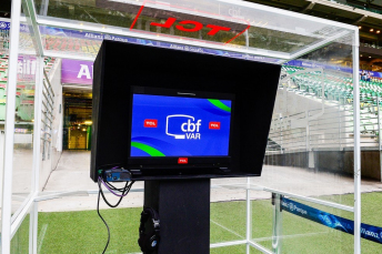 Notícia - Após erros de arbitragem, CBF promete novas soluções para o VAR