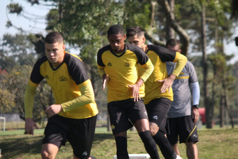 Notícia - Criciúma realiza treino tático em Curitiba