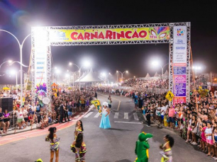 Notícia - Carnaval reúne 100 mil pessoas no Balneário Rincão