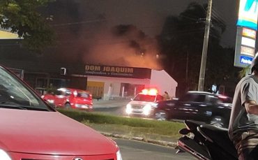 Notícia - Padaria pega fogo na Avenida Centenário (VÍDEO)