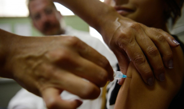 Notícia - Estudo mostra que Brasil está abaixo da meta de vacinação contra HPV