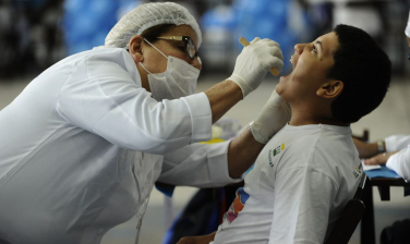 Notícia - Saúde dental: Confira quais são os alimentos que mais estragam os dentes