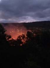 Notícia - (Vídeo) Incêndio em vegetação mobiliza bombeiros por oito horas em Criciúma