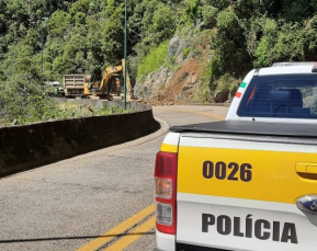 Notícia - Trânsito flui normalmente na Serra do Rio do Rastro nesta segunda-feira