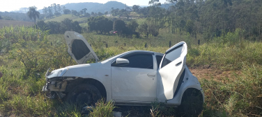 Notícia - Urussanga: motorista fica ferida após capotar o veículo na SC-108