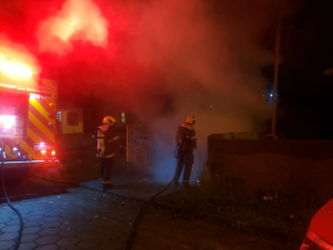 Notícia - Depósito de igreja fica destruído após incêndio em Criciúma