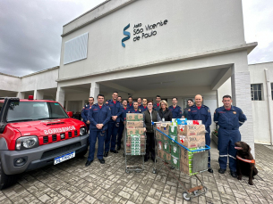 Notícia - Em Criciúma, bombeiros militares doam cerca de 400 litros de leite ao Asilo São Vicente de Paulo