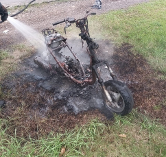 Notícia - Criciúma: incêndio deixa motocicleta destruída no bairro São Luiz