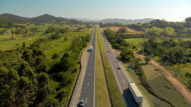 Notícia - CCR ViaCosteira inicia  implantação de equipamentos de controladores de velocidade na BR-101sul/SC