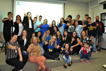 Notícia - Mesa redonda debate inclusão no Colégio Unesc