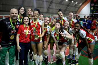 Notícia - Colégio Unesc é vice-campeão no voleibol feminino do Jesc