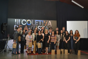 Notícia - Noite de diálogos e autógrafos no lançamento do catálogo da 3ª Coletiva de Artistas do Sul