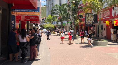 Notícia - Pandemia afeta vendas de Natal no varejo catarinense