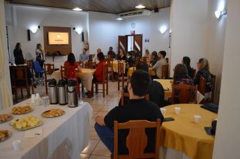 Notícia - Trabalho feliz e engajado em abordagem do Café de Ideias