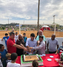 Notícia - Prefeitura inaugura campo de futebol no Renascer