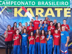 Notícia - Caratecas conquistam 18 medalhas e cinco vagas para o Sul-Americano