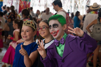 Notícia - Baile de Carnaval Infantil reúne centenas de crianças no Mampituba