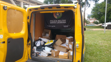 Notícia - Carro dos Correios é recuperado após roubo na Mina do Mato