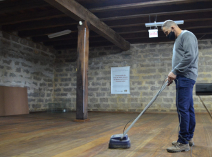 Notícia - Orleans: Restauração da casa de Pedra na reta final