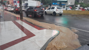 Notícia - Trânsito volta ao normal depois de temporal em Criciúma