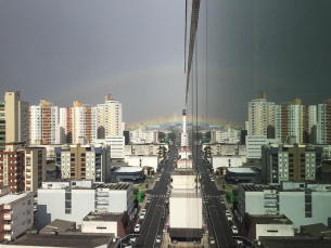 Notícia - Terça-feira entre sol e chuva na região