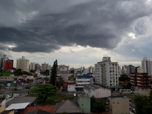 Notícia - Sensação térmica de até 55 graus em Criciúma