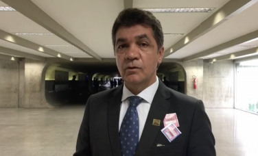 Notícia - Contra a PEC da Maldade, Salvaro vai ao Senado (VÍDEO)