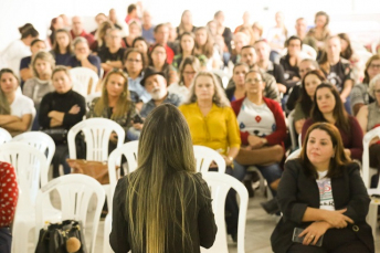 Notícia - Escolas capacitadas contra violência sexual em crianças e adolescentes