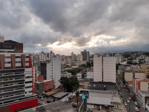 Notícia - Termômetros devem chegar a 37ºC no domingo