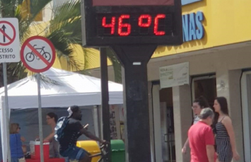 Notícia - Na praça, 46ºC. No termômetro oficial, 36ºC