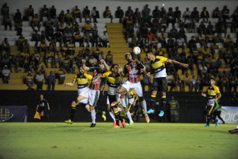 Notícia - Tigre, líder na tabela, menor público no estádio