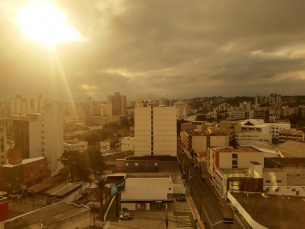 Notícia - Defesa Civil alerta para chuva e vento na Região Sul