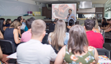 Notícia - No Angeloni, um curso gratuito para gestantes