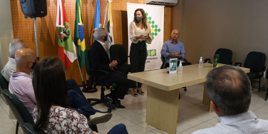 Notícia - Acii ressalta importância de logística ferroviária em reunião com Facisc