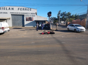 Notícia - Motoqueiro colide contra caminhão em Turvo