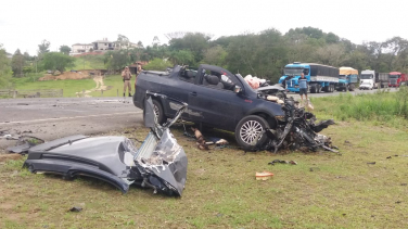 Notícia - Um morto em acidente entre carro e caminhão em Criciúma