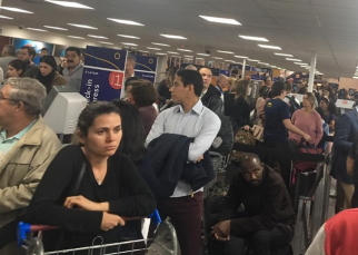 Notícia - Uma noite tumultuada no aeroporto de Florianópolis