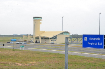 Notícia - Testes de capina elétrica são realizados no Aeroporto de Jaguaruna